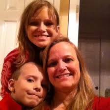 Andrea Mroczek's Instagram, Twitter & Facebook