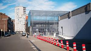 Luik synonyms, luik pronunciation, luik translation, english dictionary definition of luik. La Poste Liege