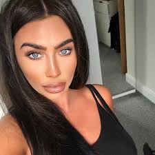 The former towie star, who is known for. Lauren Goodger Promiflash De