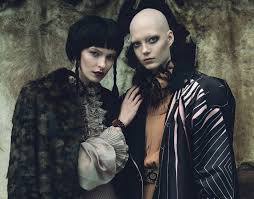 L Officiel Azeirbaijan December 2016 Masha Zaytseva And Yana Dobroliubova By Francesco Vincenti Fashion Photography Inspiration Fashion Photography Editorial Fashion
