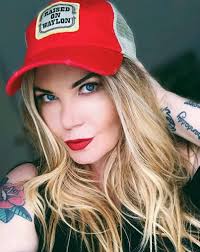 Ladies Love Outlaws : Shannon Day (@30amakeupartist) wearing the Waylon  Jennings Raised