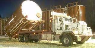 Pin By Warrenj Hudson On Oilfield Heavy Duty Trucks Big Trucks Heavy Truck