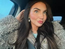 Lauryn Howard's Instagram, Twitter & Facebook