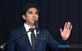 Pada september 2020, beliau bersama kumpulan pemimpin orang muda telah mengasaskan parti muda sebagai sebuah parti politik yang menawarkan suara dan politik baharu untuk negara. Syed Saddiq Says Threatened With Criminal Charges If He Doesn T Join Pn