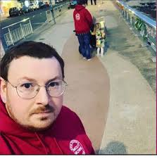 Huge thanks to our modern day “Wombles “ who do their best daily to keep  Portmagic clean . Please help them and lift your litter or bag it n take it  away ..