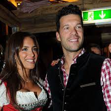 Michael ballack ist ein ehemaliger fußballspieler aus германия. Michael Ballacks Freundin Natacha Ist Erste Liga Wiesn