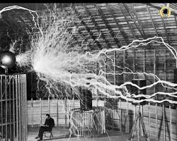 ‫Nikola Tesla Colorado Springs laboratory electric discharge arcs photo, נוצר על ידי AI