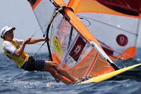 Men have a long history of faulty baton exchanges in the olympic relays. 0djya20ptywbcm