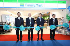 The chain intends to have 1,000 outlets by 2025, even familymart malaysia outlets exist. Family Mart Finally Make Its Big Debut In Malaysia Lipstiq Com