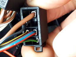 Aide Branchement Autoradio 2 Din Classe C W203 Forum Mercedes Com