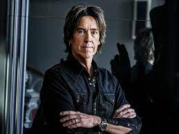 Check out gesslehomevids on youtube + roxette + per gessle on facebook + instagram. So Erlebt Per Gessle Den Corona Sonderweg In Schweden
