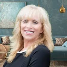 Donna Walter's Instagram, Twitter & Facebook