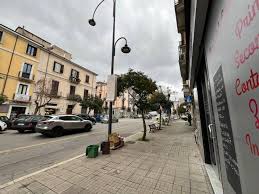 Locale commerciale viale Trieste 80, Cosenza, Rif. 108442105 -  Immobiliare.it