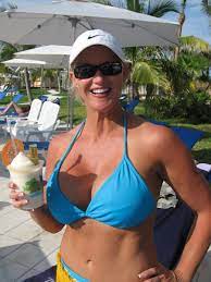 Blond bikini MILF on vacation | MOTHERLESS.COM ™