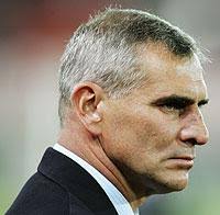 Valmentaja Janasia vaaditaan tilille Puolan tappiosta