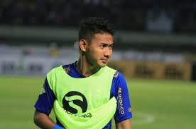 Oh ini yang sama zola tuh wkwk, tulis azharpratama2205. Persib Bandung Resmi Lepas Gian Zola Ke Persela Atep Dan Airlangga Ditahan Bolaskor Com