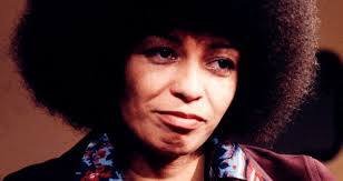 Angela Davis au micro de Jacques Chancel en 1977