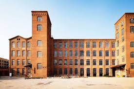 €2.20m* feb 22, 1991 in.facts and data. Fabra I Coats Creation Factory