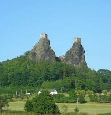 Natürliches für eltern, baby und kind. Czech Republic Trosky Castle Is A Castle Ruin Located Some 10 Km 6 Mi South Of Semily Liberec Region Czech Republic It Is One Of Castle Moravia Olomouc