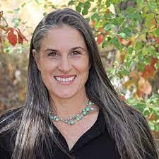 Linda Holzinger's Instagram, Twitter & Facebook