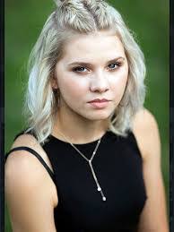 Chloe Roach's Instagram, Twitter & Facebook