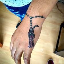 La Santa Muerte Tattoo Designs Luxury Imagenes De Tatuajes De La Santa Muerte Buscar Con Google Santa Muerte Tatuajes De Arte Corporal Tatuaje Reloj Y Rosa
