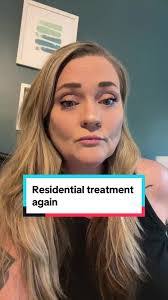 Heather Hutson's Instagram, Twitter & Facebook