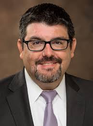 Avelar discovered that, by avoiding the typical separation of fat and skin from the underlying fascia, blood vessels could remain intact throughout the procedure. Paul Avelar Institute For Justice