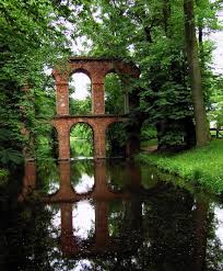 En esta ocasión el videojuego elegido en el que vivirán aventuras increíbles es ark: Arkadia Park Poland Amazing Places On Earth Places To Go Places