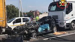 Incidente in autostrada a san donà sei chilometri di coda in mattinata. Incidente Mortale In A4 Un Morto E Diversi Feriti Foto Giornale Dei Navigli