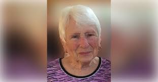 Julie Pohlman's Instagram, Twitter & Facebook