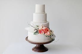 The filling in my cake is vanilla buttercream, but feel free to use other frosting flavors if desired. 105 Inspiring Wedding Cakes Onefabday Com