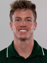 Julie Heisel's Instagram, Twitter & Facebook