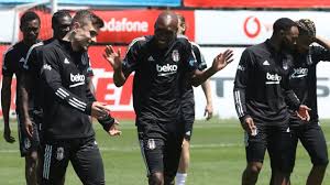 Göztepe ile oynadığı son iki süper lig karşılaşmasını gol yemeden kazanan beşiktaş. Oa6wlqci1wrivm