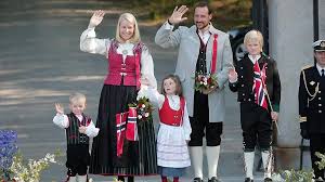 17 Mai Nasjonaldag Motte Barna I Asker Bunader