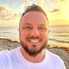 Daniel Kitto's Instagram, Twitter & Facebook