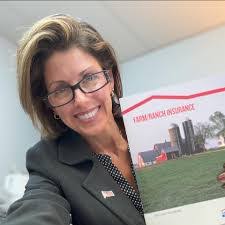 Gina Petty's Instagram, Twitter & Facebook