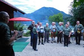 Franky mwangi is an actor, known for hidalgo (2004), the armando iannucci shows (2001) and afrika, mon amour (2007). Salzburger Jagerchor