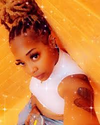 Brianna Crowder's Instagram, Twitter & Facebook