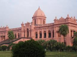 Ahsan manzil is located at kumartoli along the banks of the buriganga river in dhaka, bangladesh. Ahsan Manzil Museum Asien