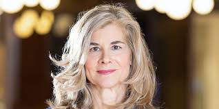 Laura Winningham's Instagram, Twitter & Facebook