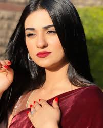 Sarah khan with her family. Sarah Khan Biography Complete Information Brother Sisters Age Personal Life Bol News