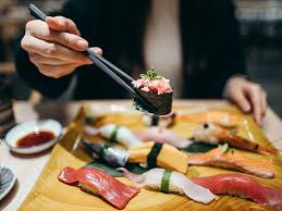 How much fish is safe? 11 Evidence Based Health Benefits Of Eating Fish