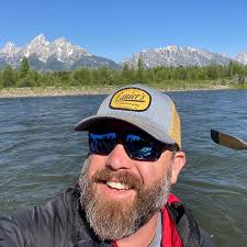 Do you put a turkey in a foiled pan when smoking?