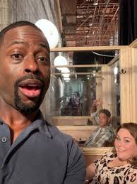 There's no doubt that this is us is one of the most popular shows on network tv, bringing in an estimated 13 million viewers each week. This Is Us See The Cast Back On Set For Season 5 Photos Tv Insider