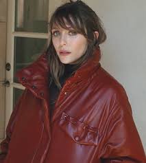 Elizabeth chase lizzie olsen (born february 16, 1989) is an american actress. Elizabeth Olsen Opens Up For Who What Wear S September Cover Who What Wear