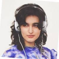 Arianna Burns's Instagram, Twitter & Facebook