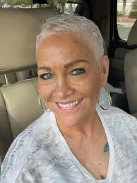 FIF! Feeling great today and I feel like my majestic fluff deserve all the  yay today. Summer event with work so no work, free food, rock theme and  free tattoo for me!