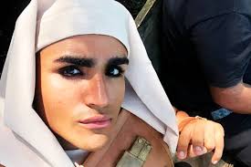 Ator revela ter contraído sarna dos figurinos da Record TV