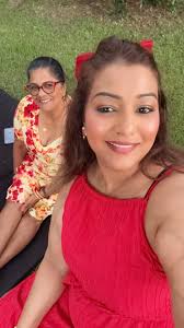 Loving this simple, matte, Christmas look! 🎄❤️🎄🤍🎄💚 Thanks, Carrie!